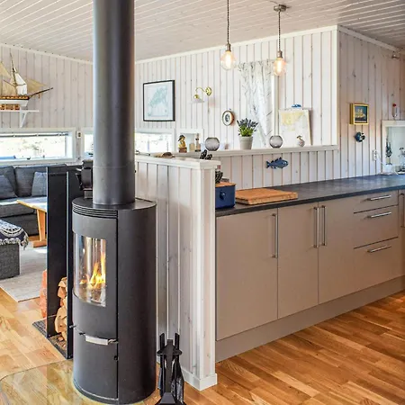 Semesterbostad In Manstad With Kitchen *