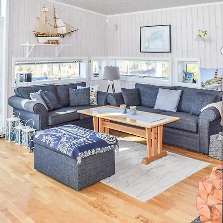 In Manstad With Kitchen Holiday home *