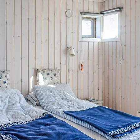 In Manstad With Kitchen Holiday home *